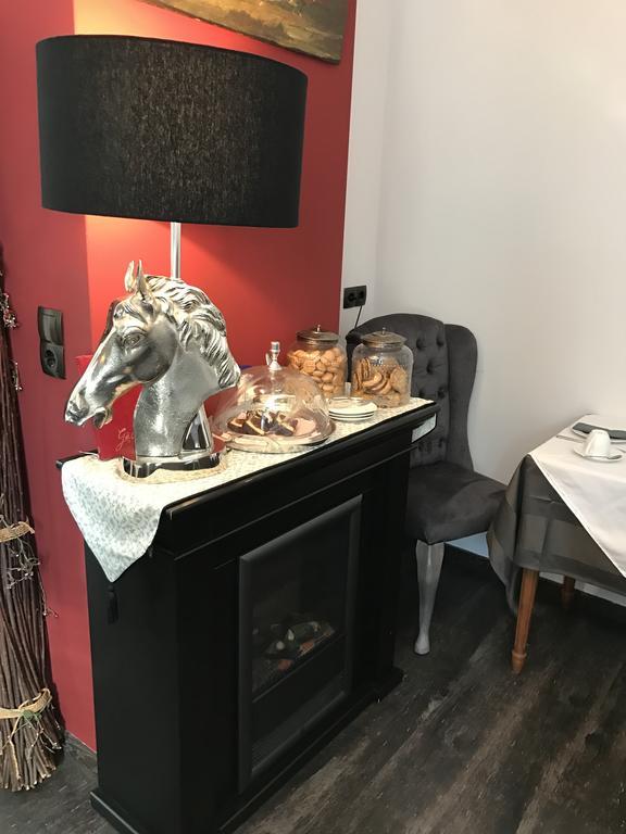 Hotel Heddernheimer Hof Франкфурт на Майн Екстериор снимка